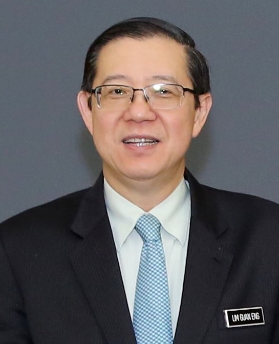 Lim Guan Eng dalam satu acara awam pada 2019. Bab ini melihat bagaimana tokoh DAP bergerak antara pembangkang, kerajaan negeri dan kuasa persekutuan.